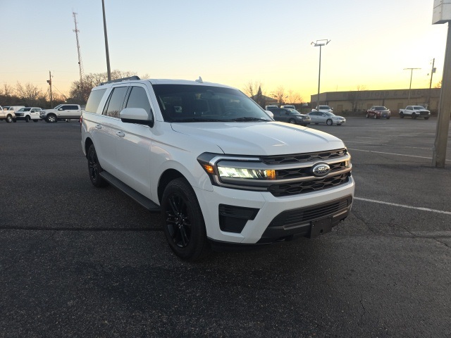 2023 Ford Expedition XLT's photo