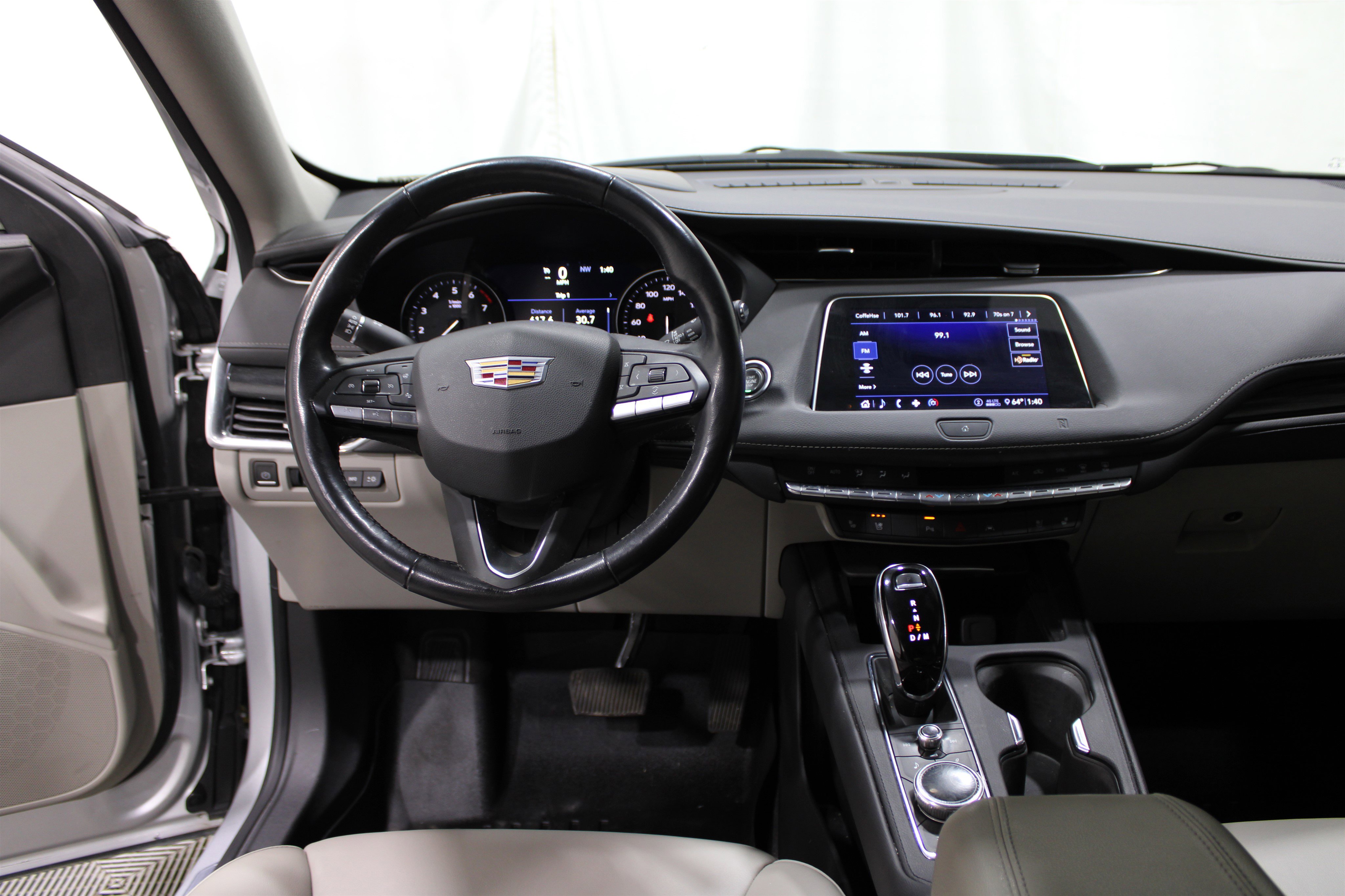 2020 Cadillac XT4 Premium Luxury photo 2