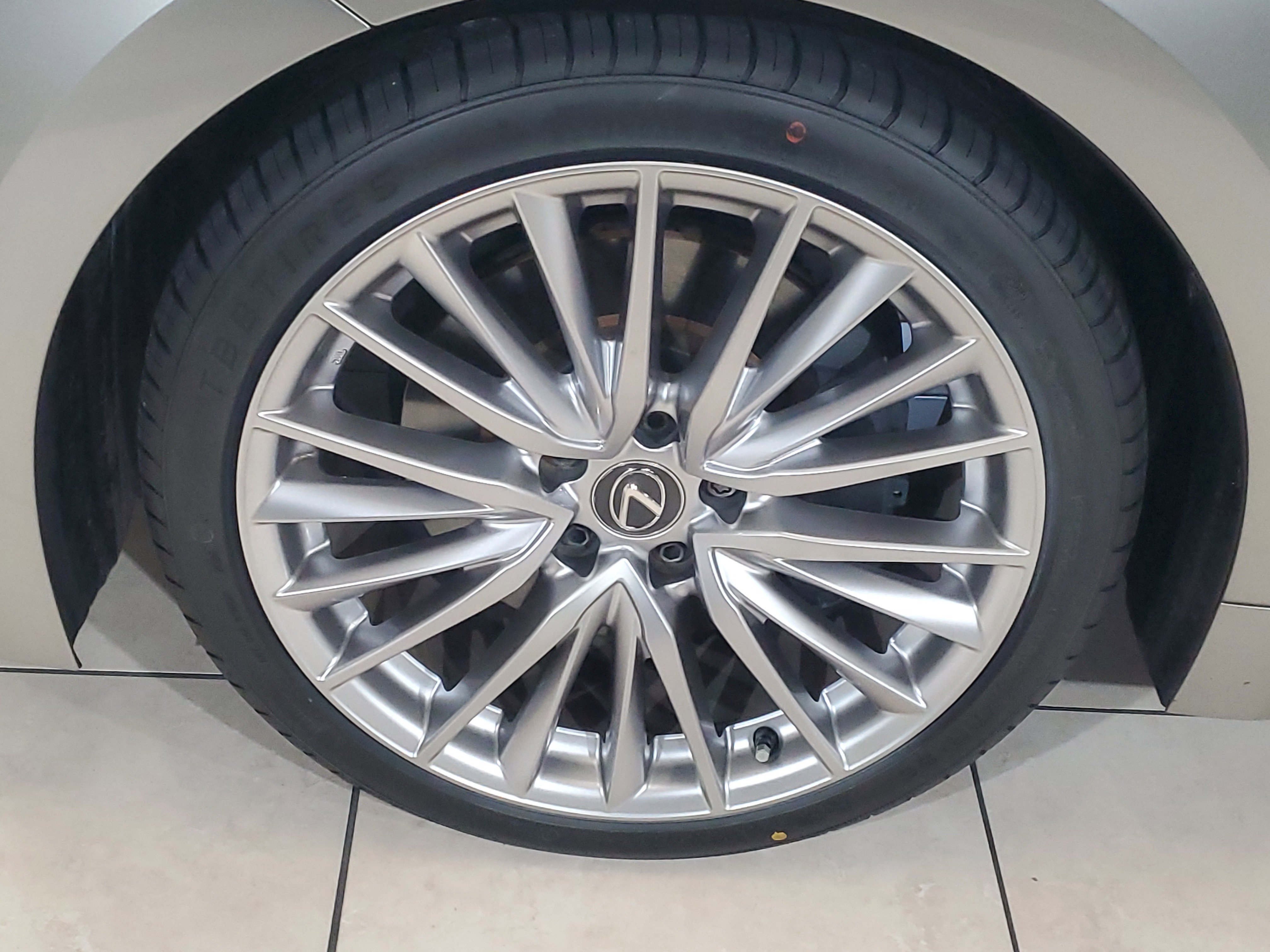 2023 Lexus IS 300 photo 5