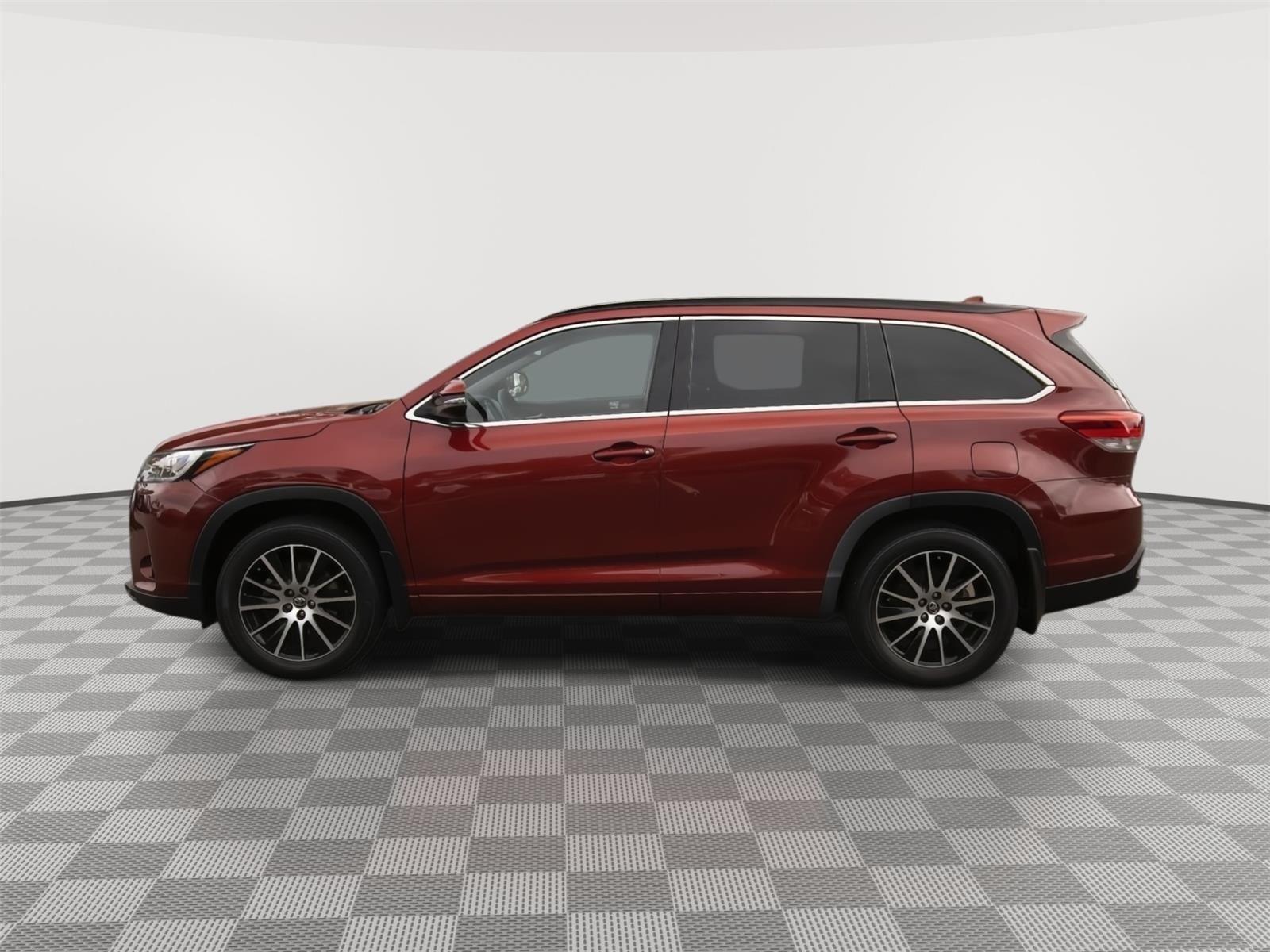 2018 Toyota Highlander SE photo 21
