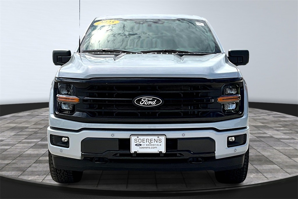 2025 Ford F-150 XLT photo 3