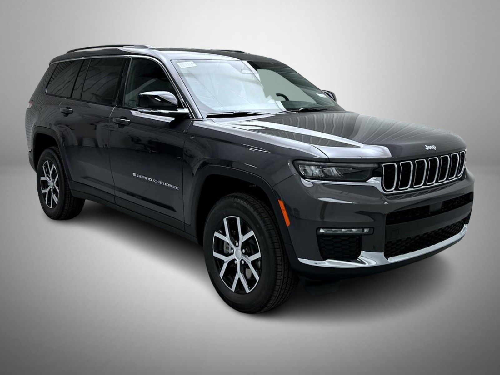 2025 Jeep Grand Cherokee Limited photo 3
