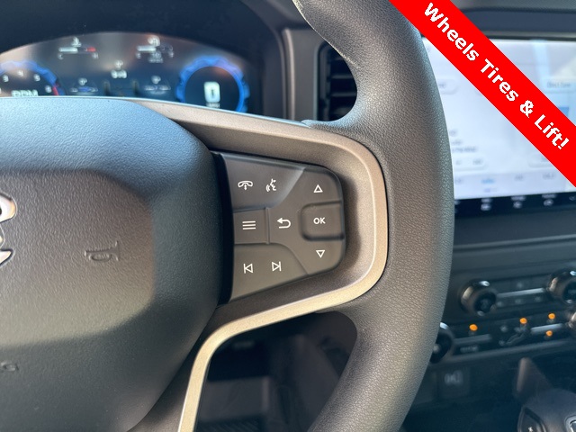 2025 Ford Bronco Base photo 15