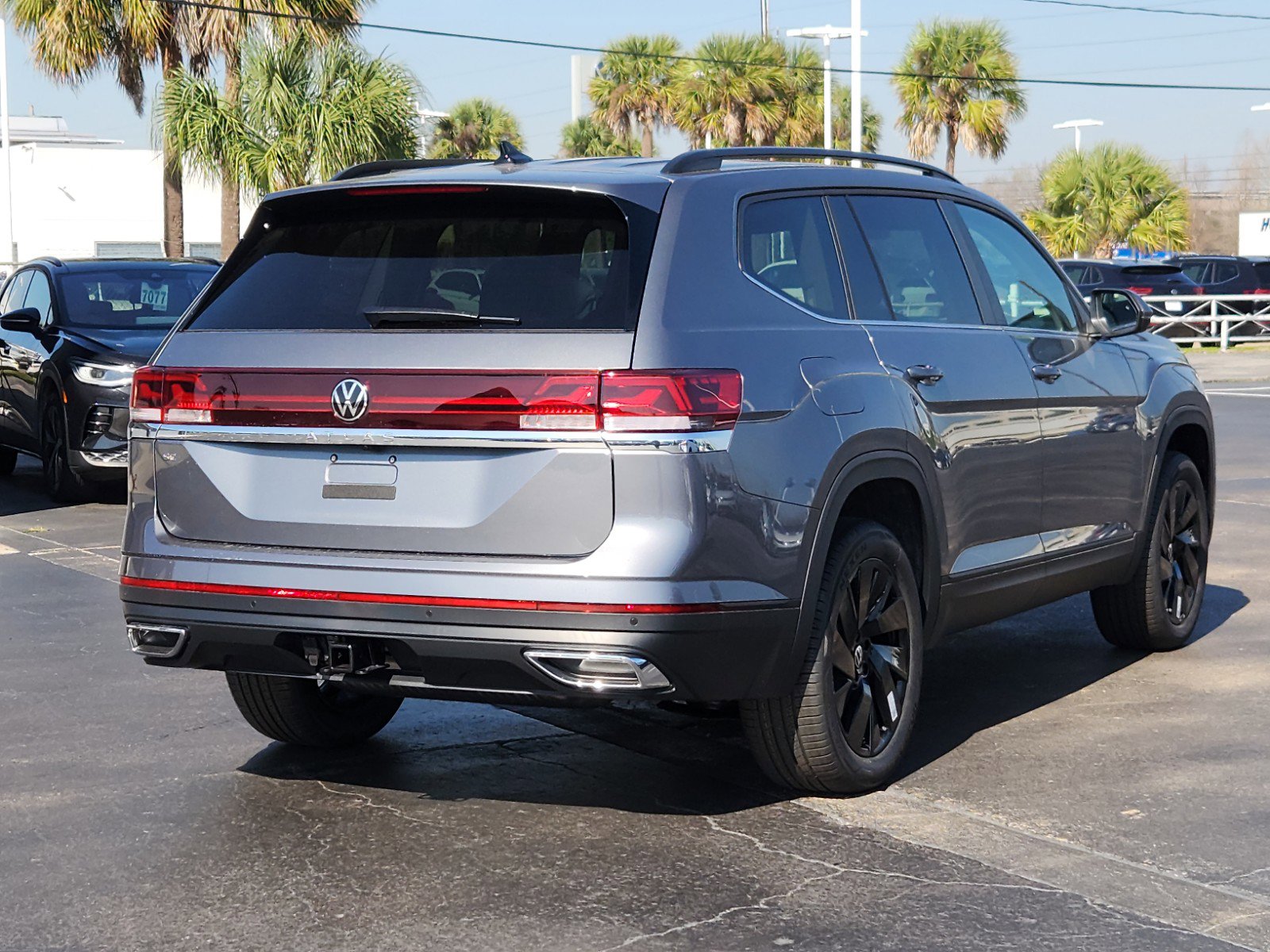 2025 Volkswagen Atlas SE Technology photo 3