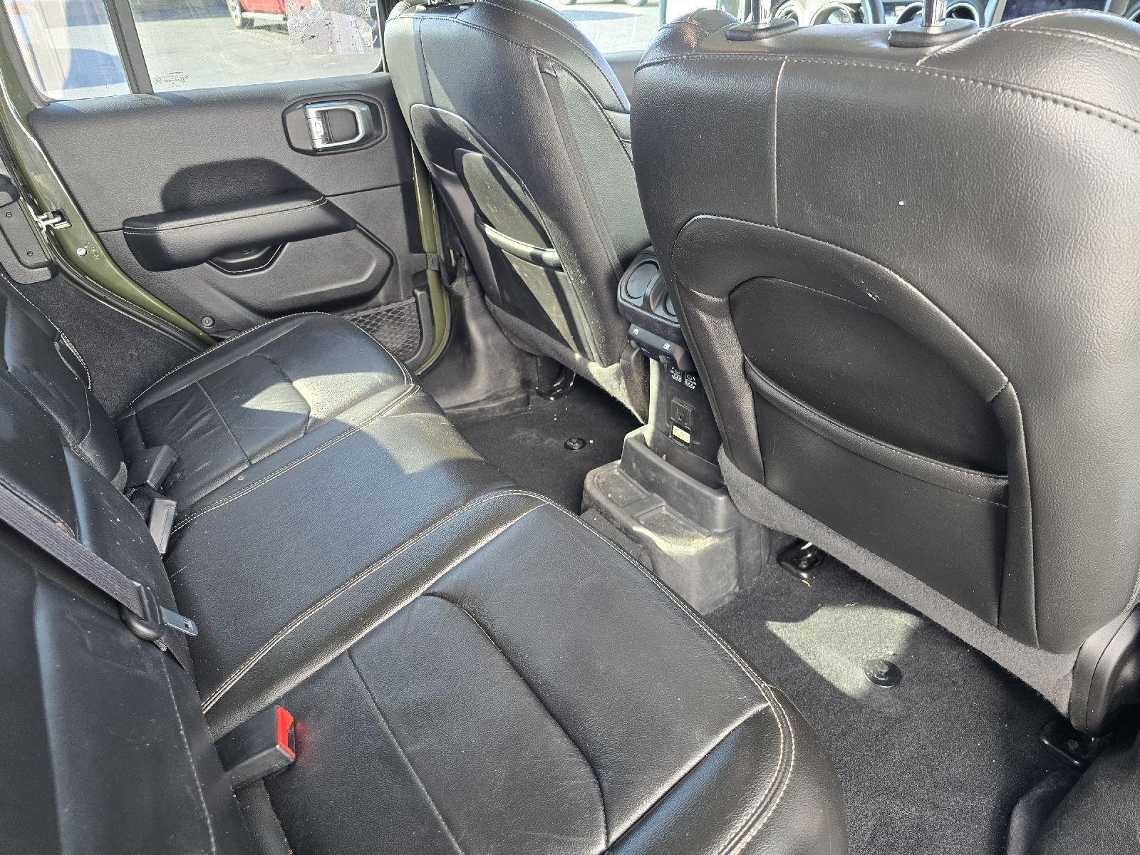 2022 Jeep Wrangler Unlimited Sahara photo 27