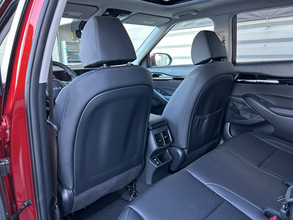 2026 Kia Seltos SX photo 11
