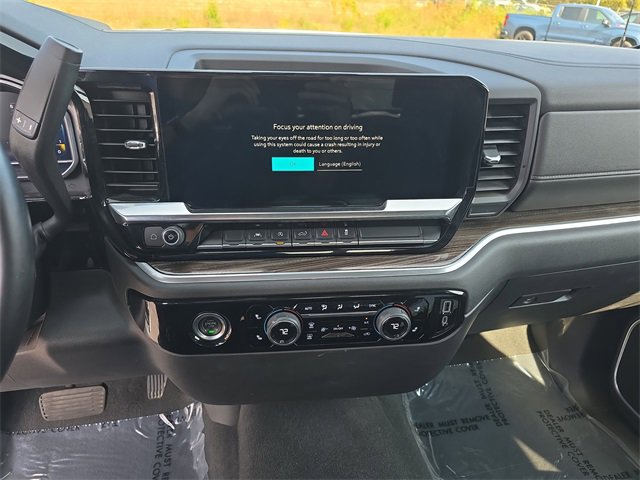 2023 Chevrolet Silverado photo 18
