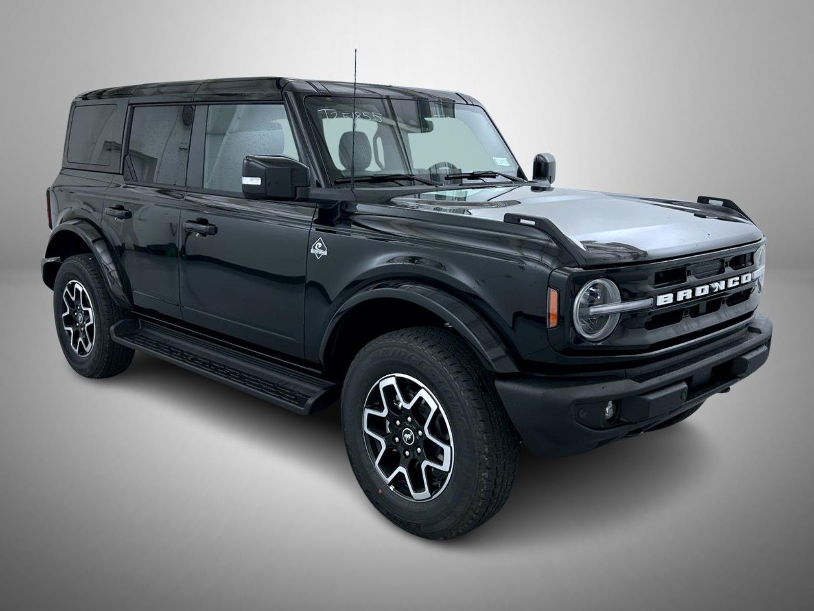 2025 Ford Bronco Outer Banks photo 3