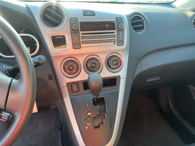 2009 Pontiac Vibe Base photo 12