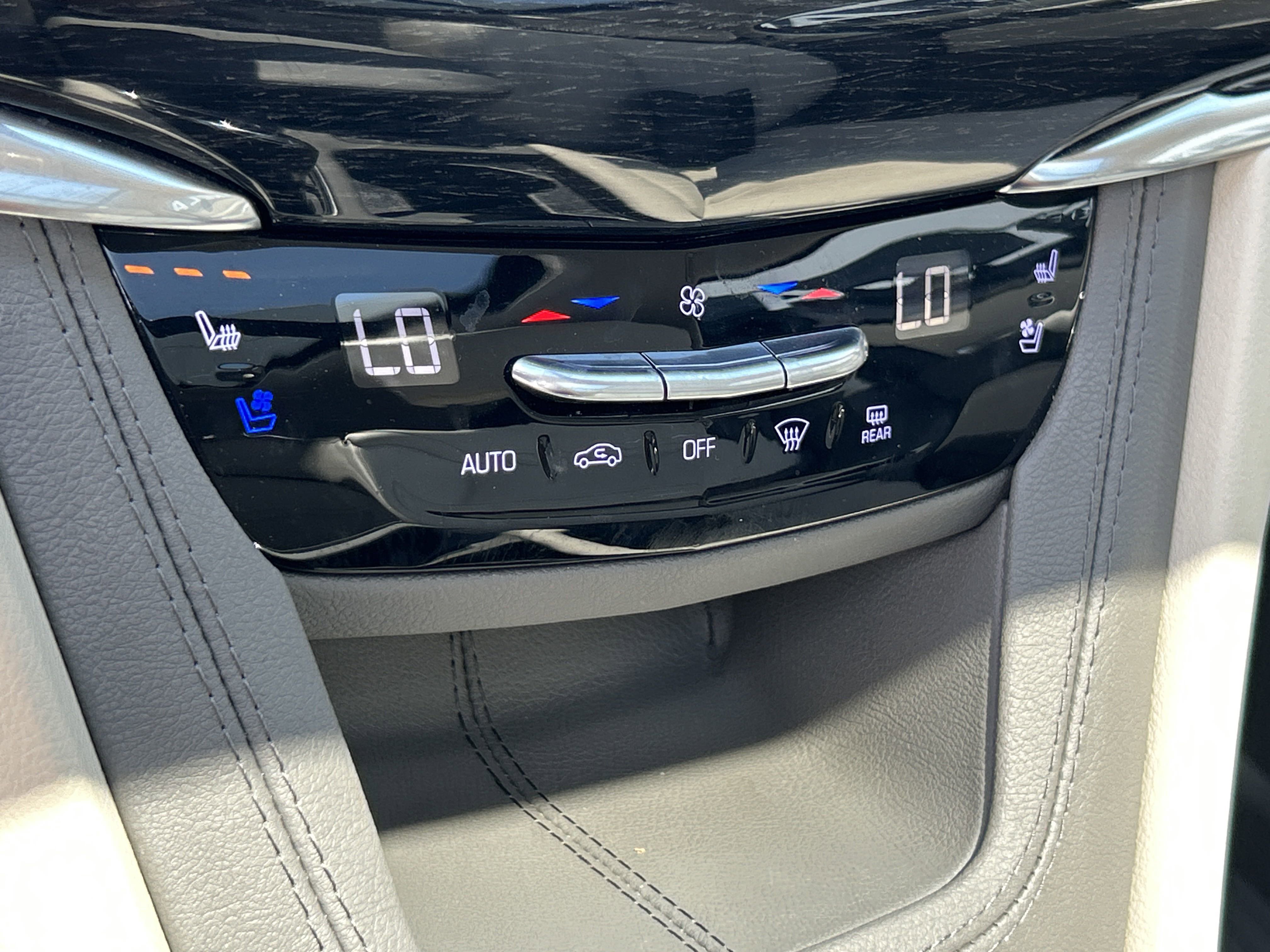 2023 Cadillac XT6 Premium Luxury photo 17