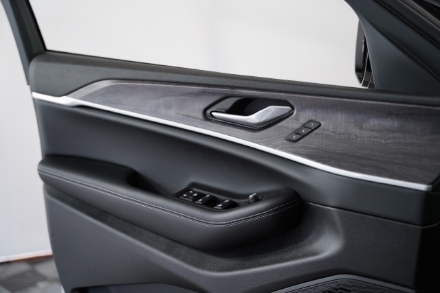 2025 Jeep Grand Cherokee Limited photo 19