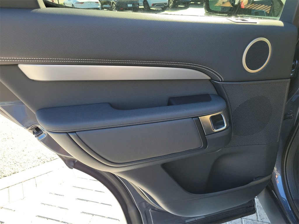 2025 Land Rover Discovery SE photo 22