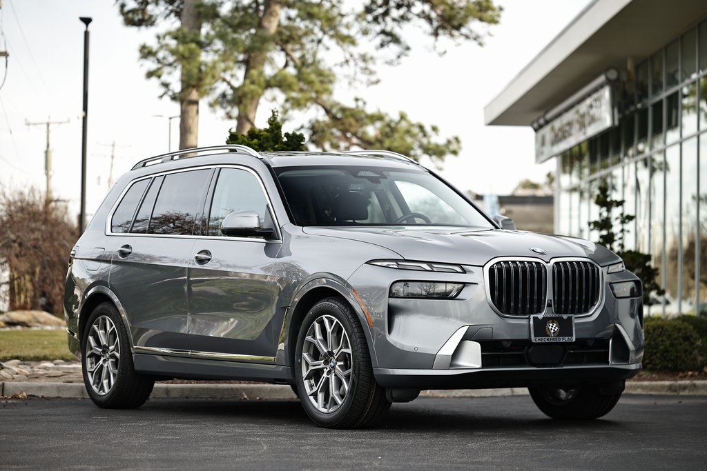 2023 BMW X7 Base's photo