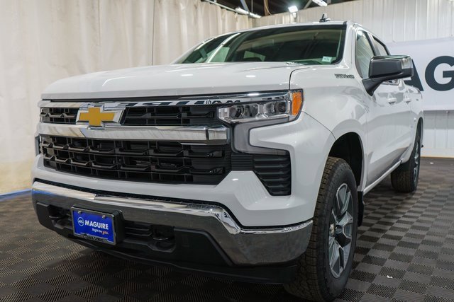 2026 Chevrolet Silverado 1500 LT photo 2