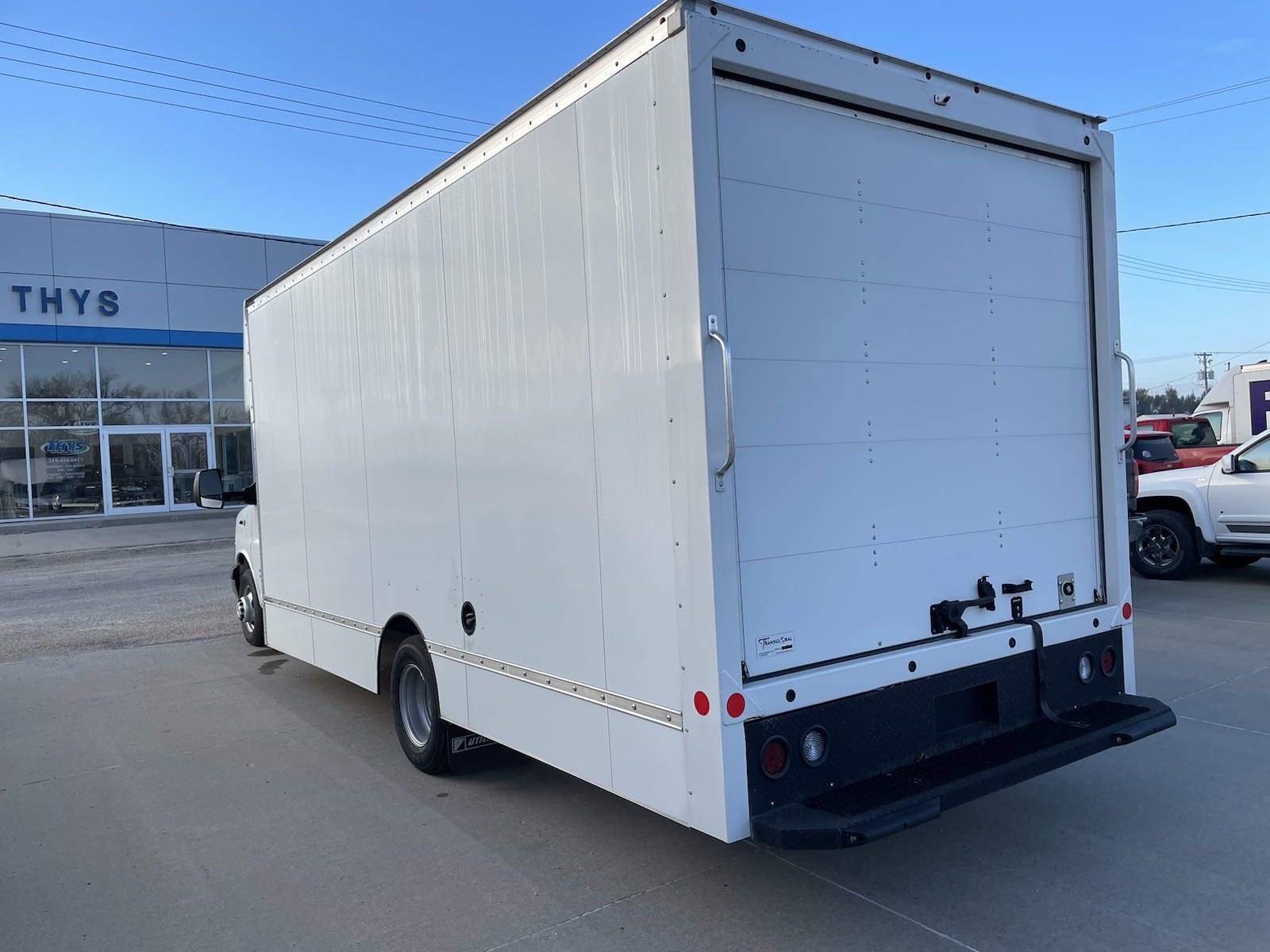 2022 Chevrolet Express Cutaway photo 5