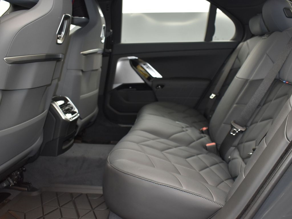 2026 Bmw 740i photo 14