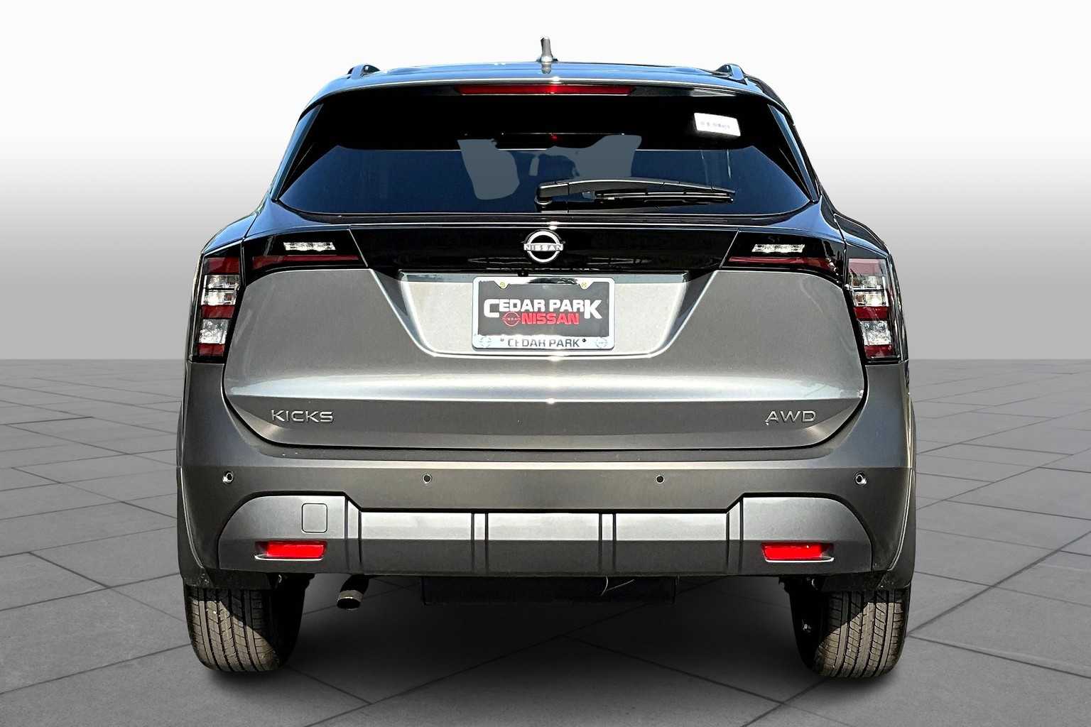 2025 Nissan Kicks SV photo 4