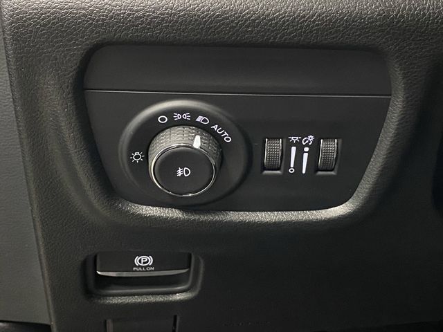 2025 Jeep Grand Cherokee Limited photo 25