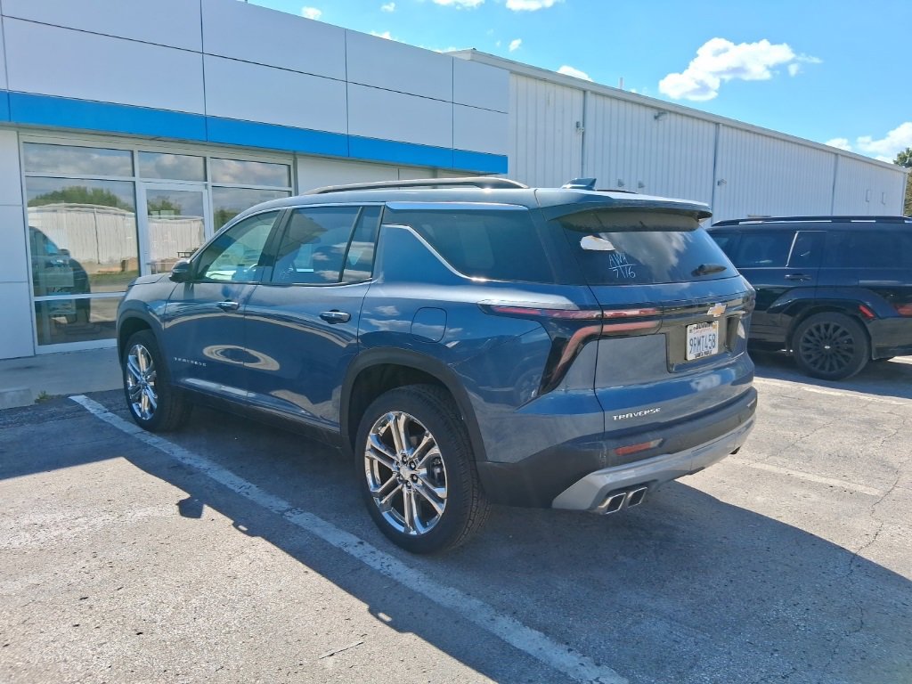 2025 Chevrolet Traverse photo 4