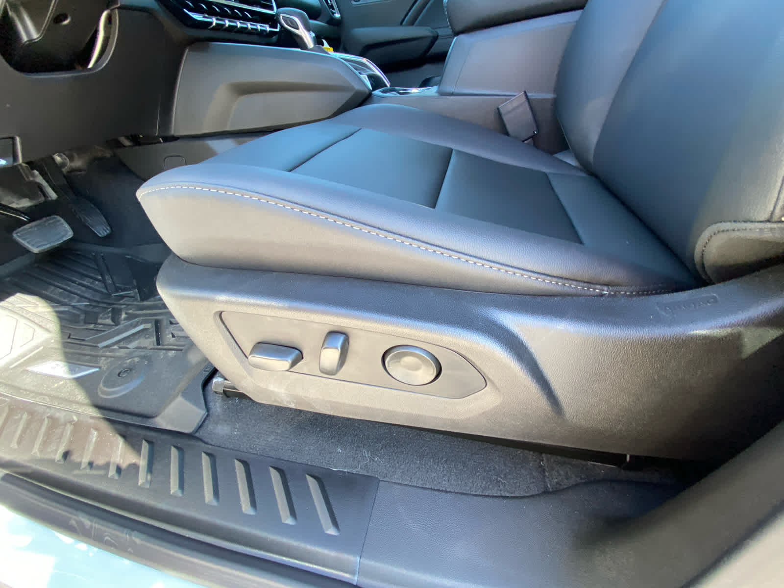 2026 Gmc Canyon Elevation photo 13