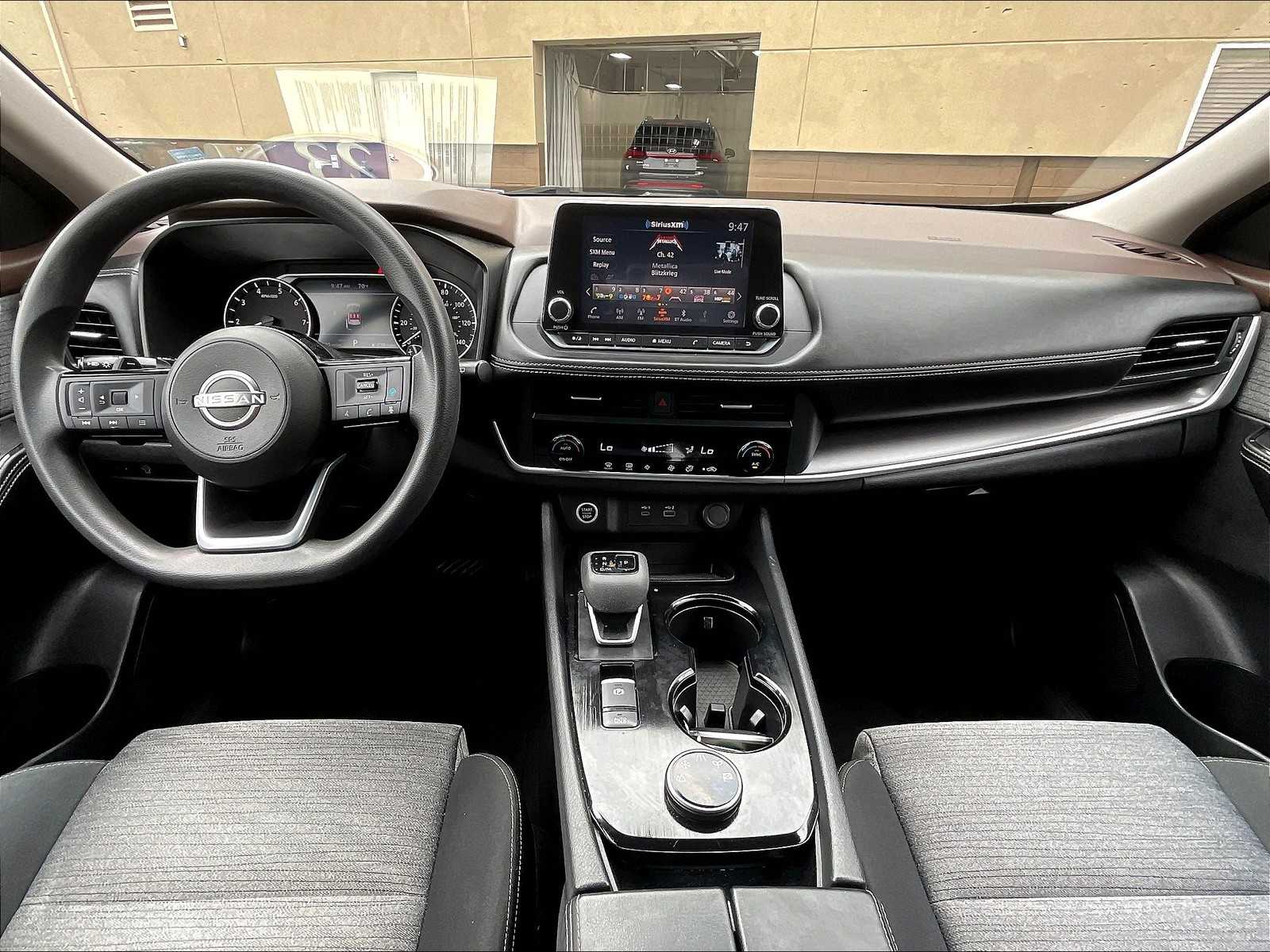 2023 Nissan Rogue SV photo 19