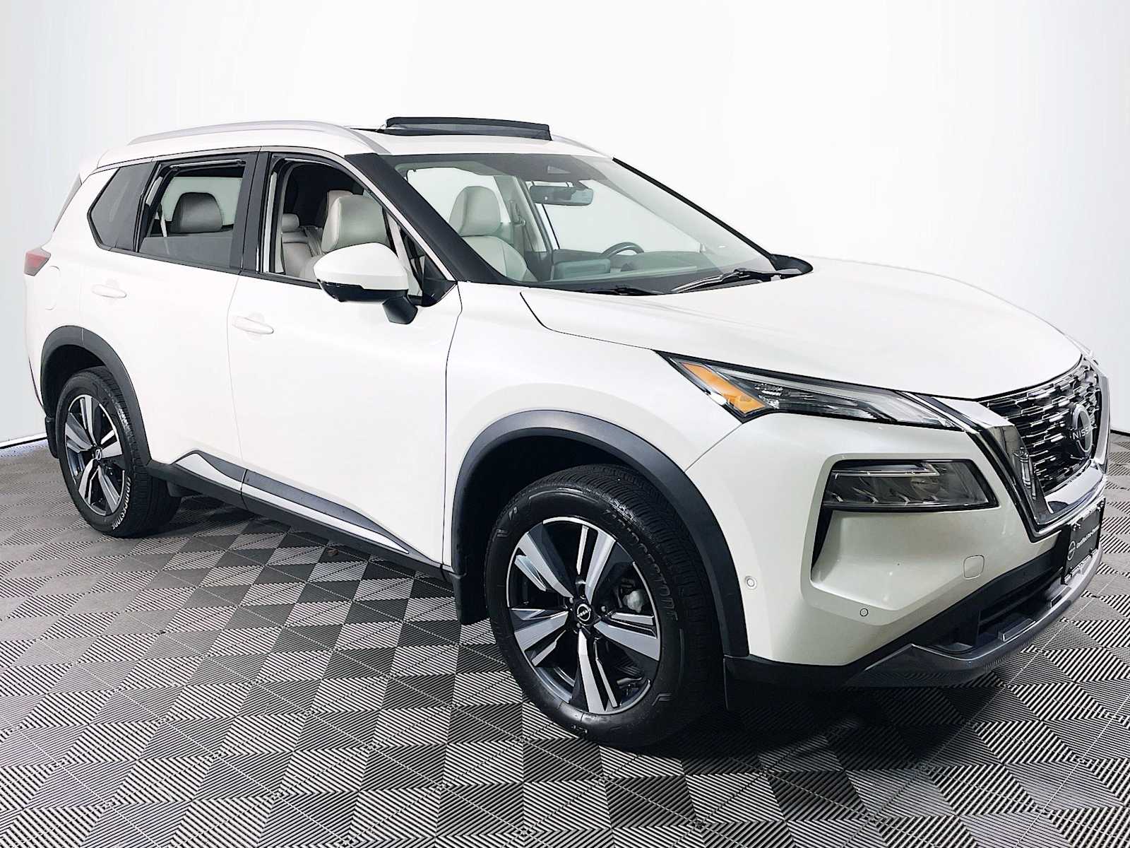 2023 Nissan Rogue SL photo 3