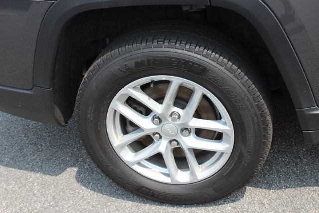 2021 Jeep Grand Cherokee Laredo photo 35
