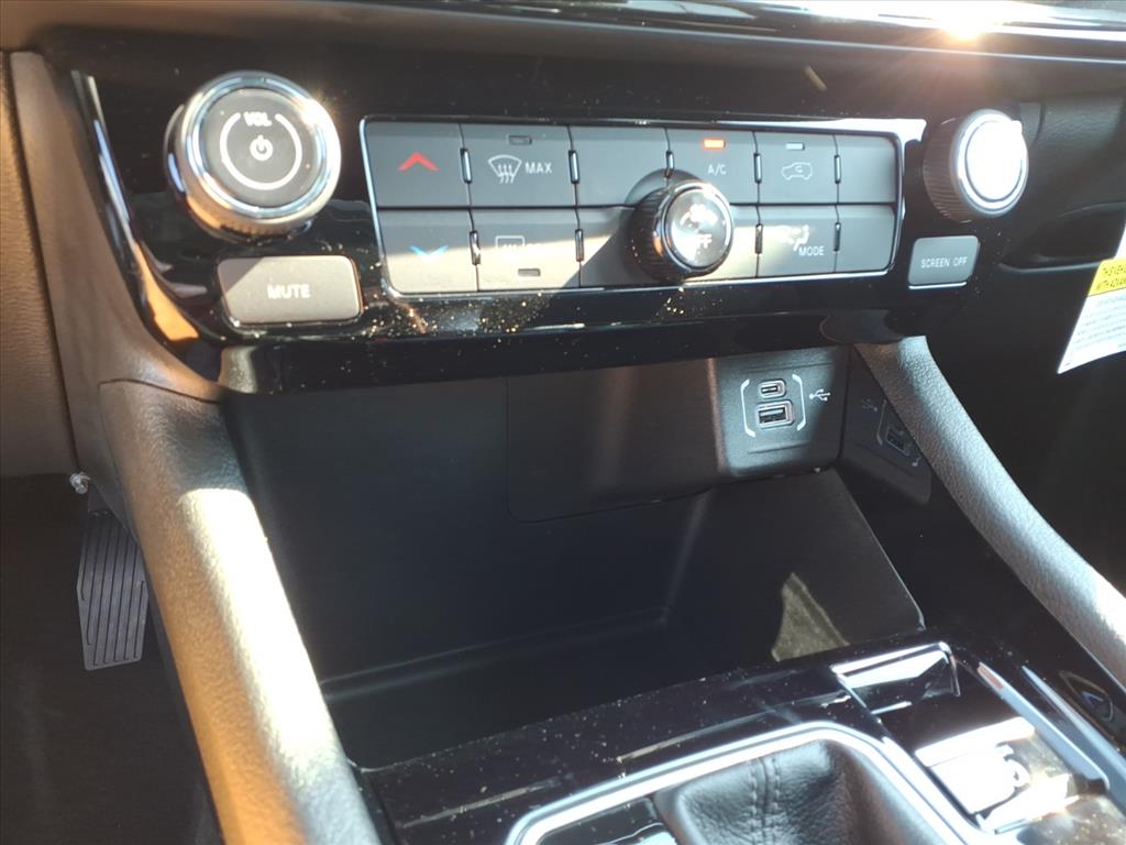 2026 Jeep Compass Latitude Altitude photo 6