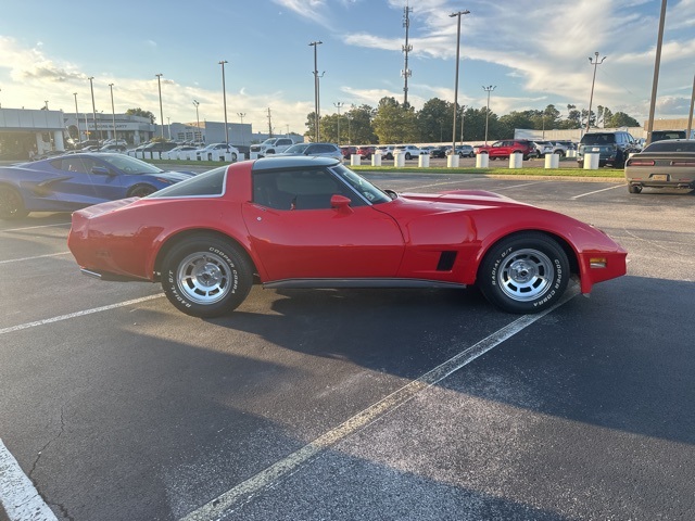 1981 Chevrolet Corvette Base photo 2