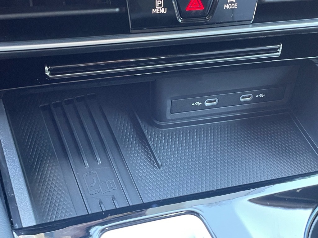 2026 Volkswagen Atlas Cross Sport SEL R-Line photo 10