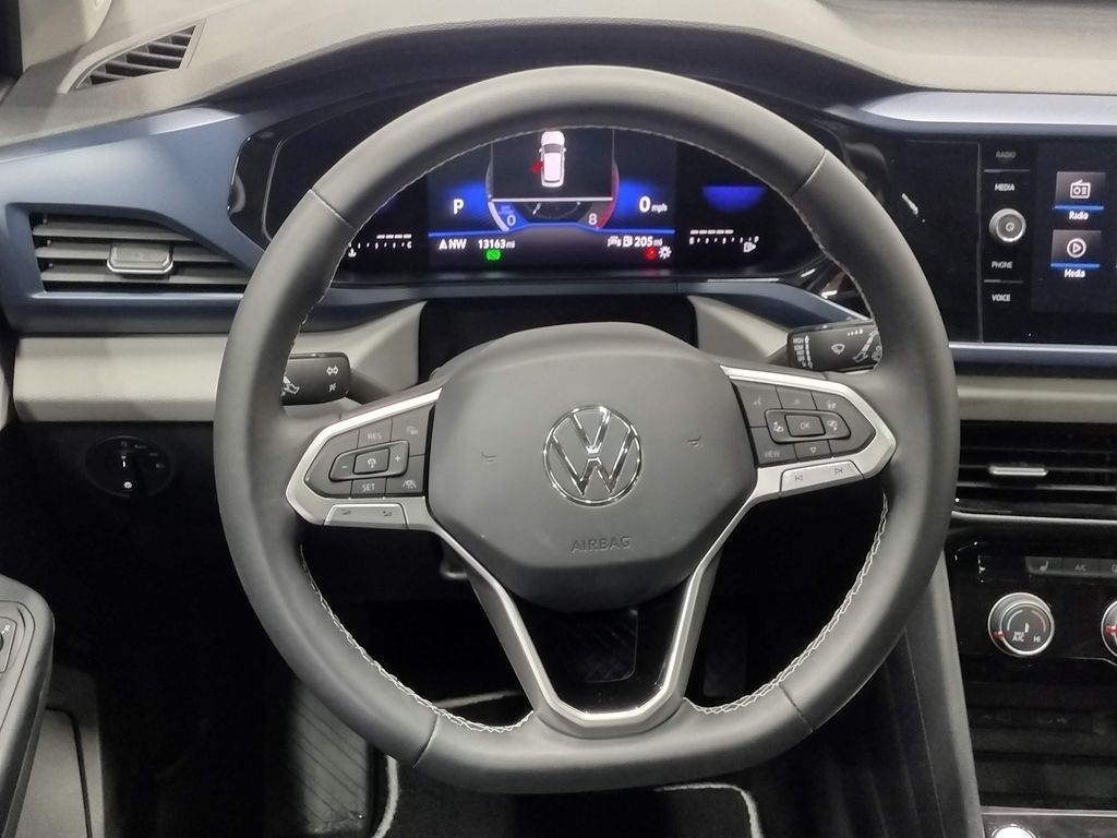 2023 Volkswagen Taos SE photo 33