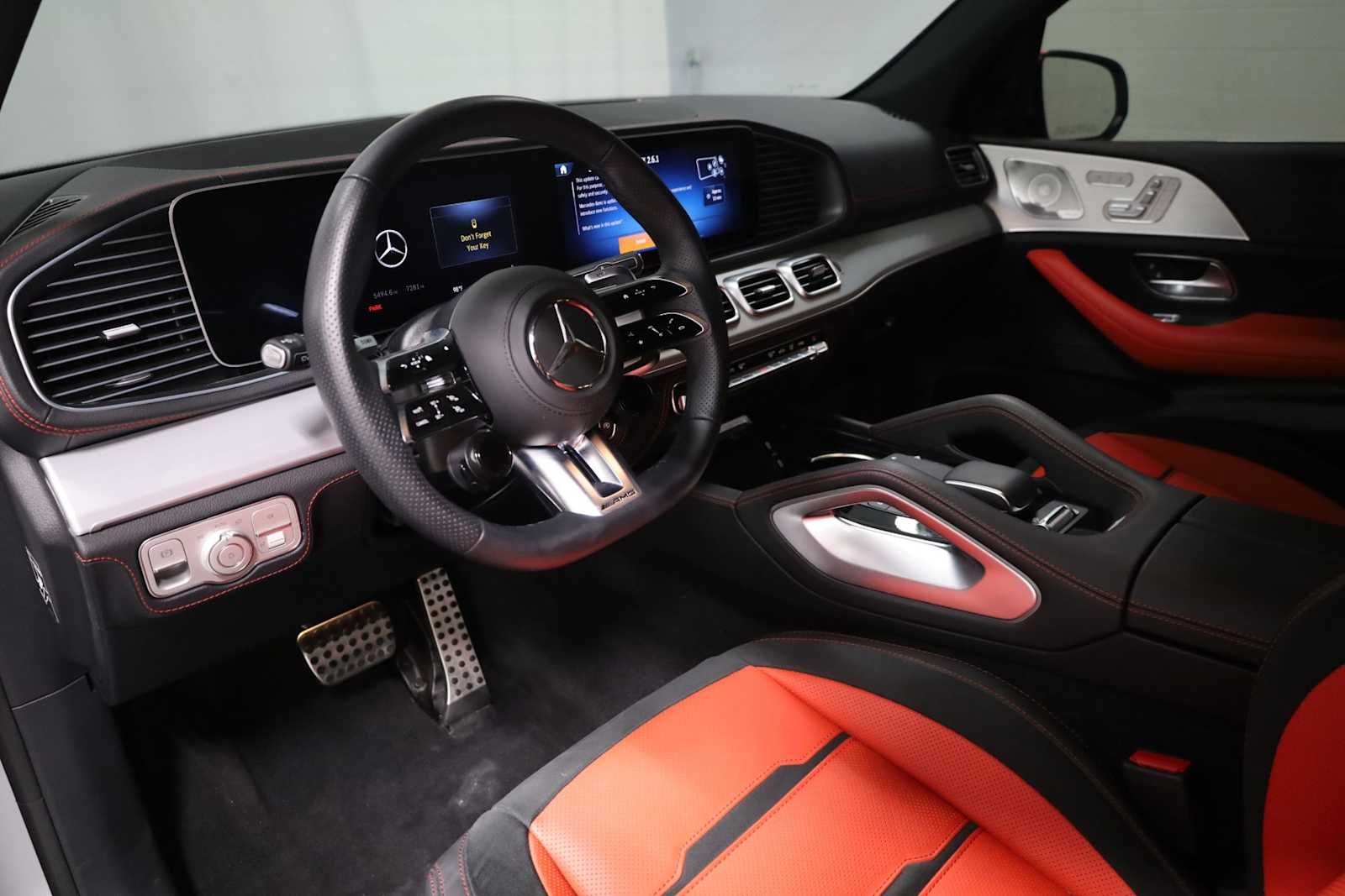 2025 Mercedes Benz GLE AMG 53 photo 4