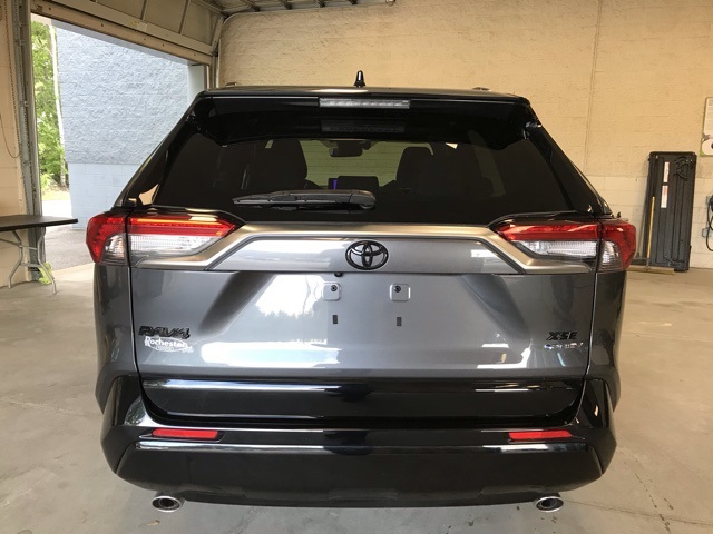 2025 Toyota RAV4 Hybrid XSE photo 3