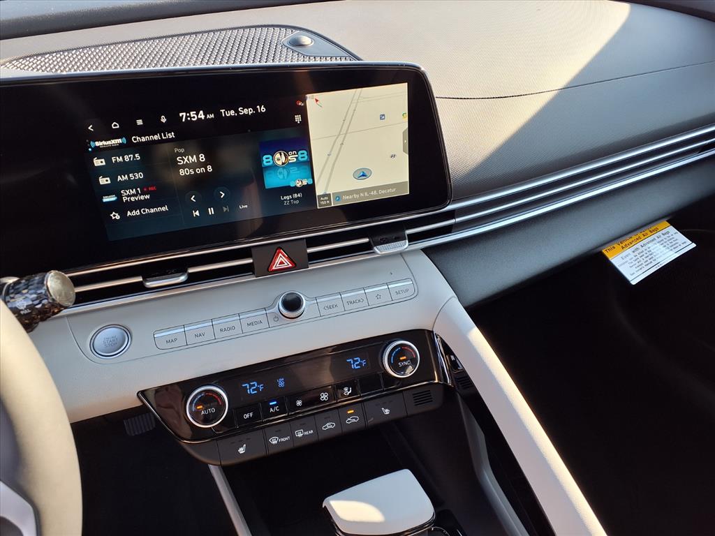 2025 Hyundai Elantra Limited photo 7
