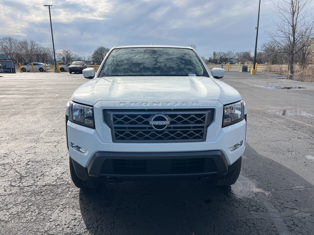 2024 Nissan Frontier SV photo 9