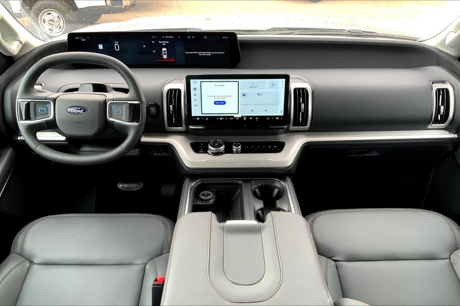 2025 Ford Expedition photo 4