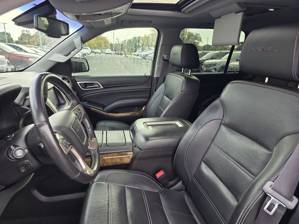 2017 Gmc Yukon Denali photo 3