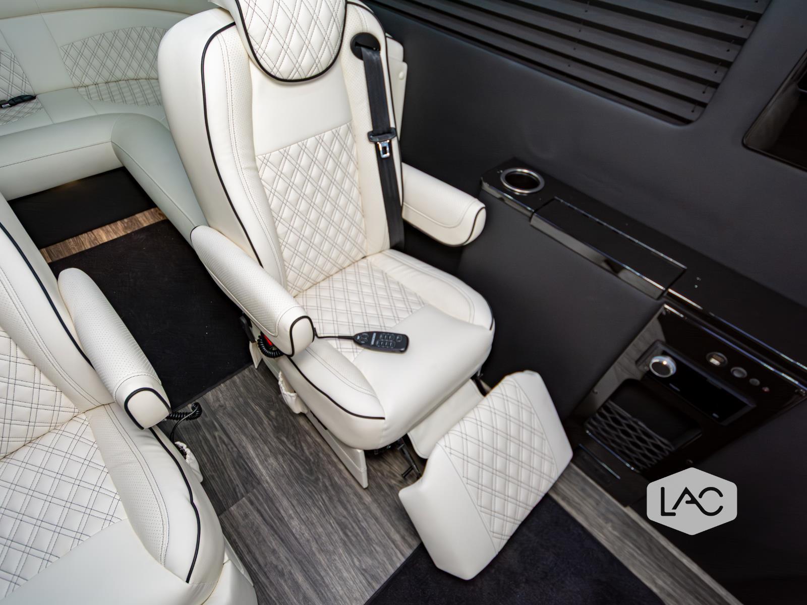 2024 Mercedes Benz Sprinter 3500 photo 6