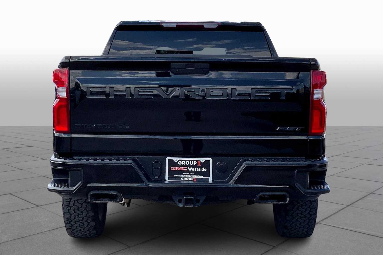 2021 Chevrolet Silverado 1500 RST photo 2