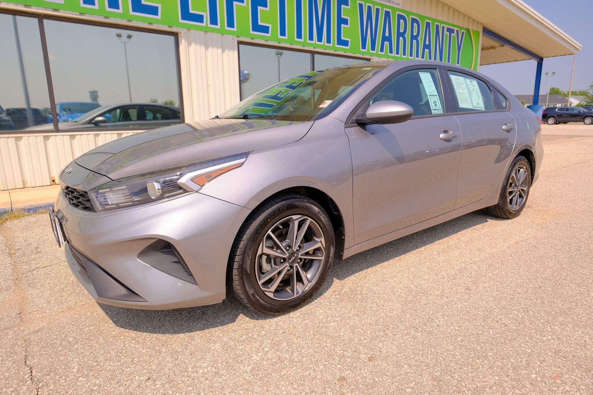 Used 2023 Kia Forte LXS with VIN 3KPF24AD7PE528147 for sale in Center Point, IA