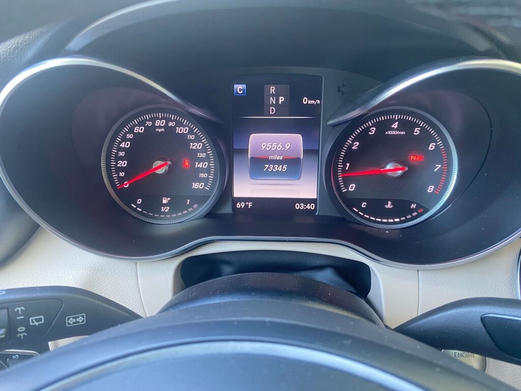 2018 Mercedes Benz GLC 300 4MATIC photo 11