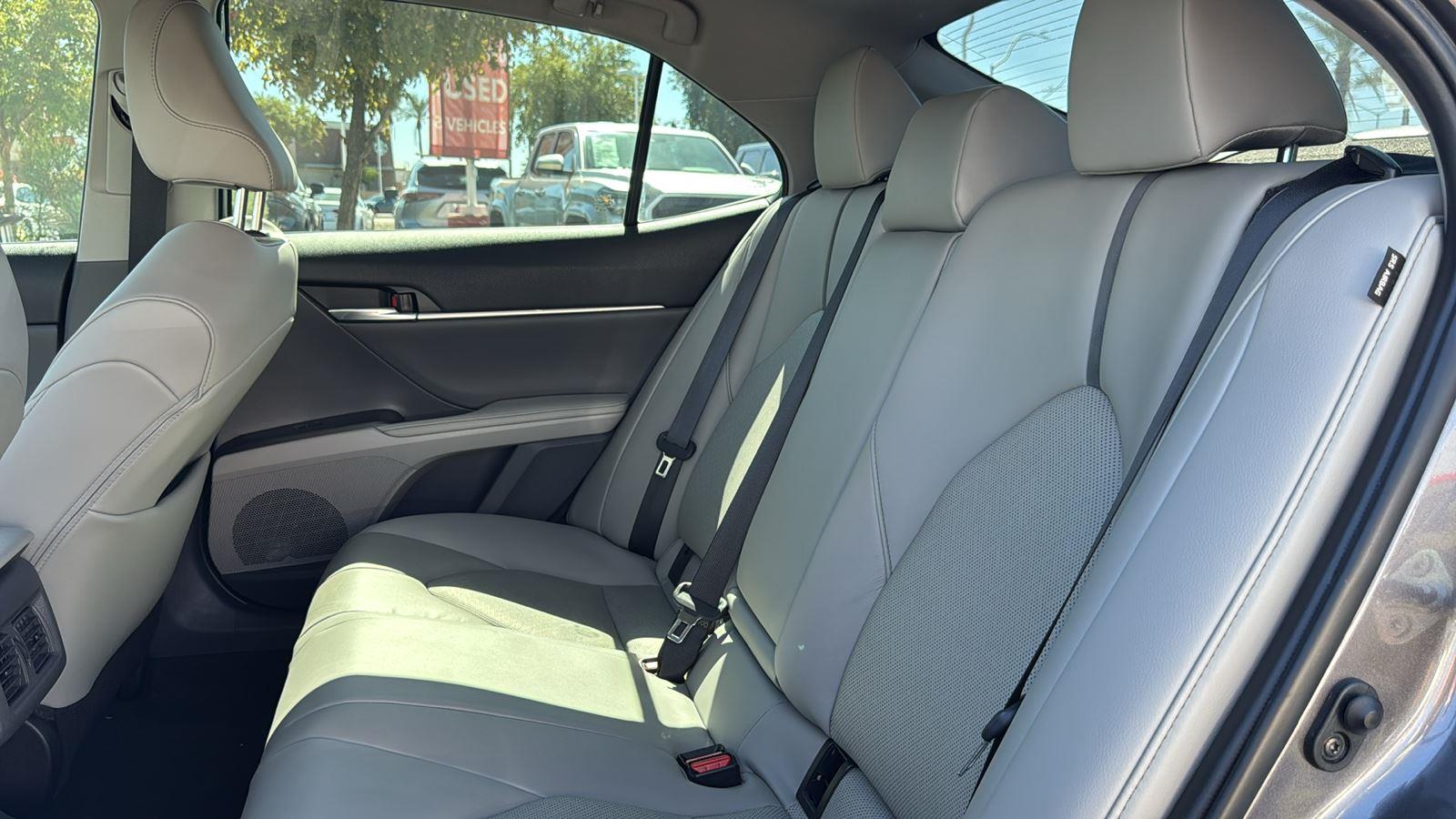 2023 Toyota Camry Hybrid XLE photo 25