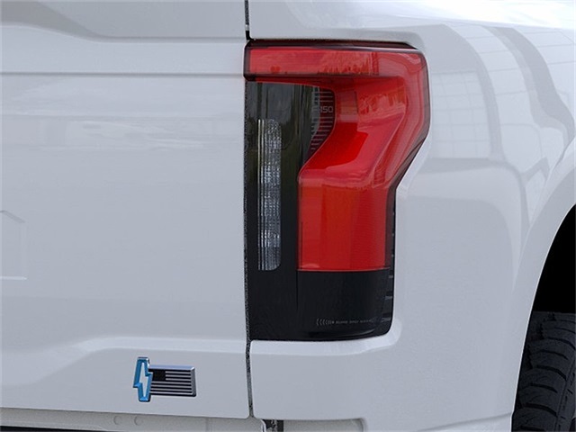 2025 Ford F-150 Lightning photo 20
