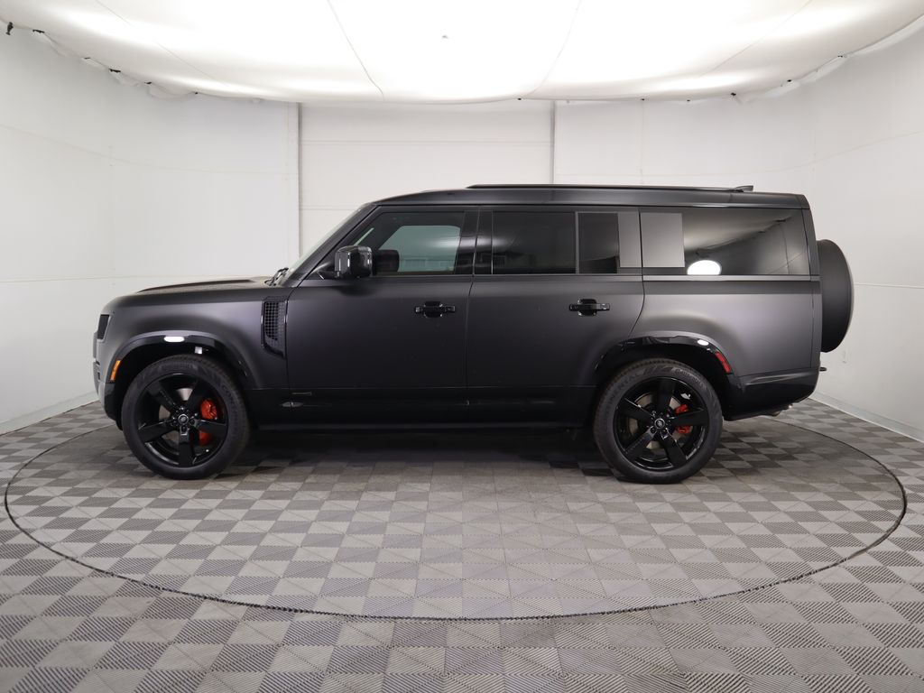 2025 Land Rover Defender 130 X photo 5