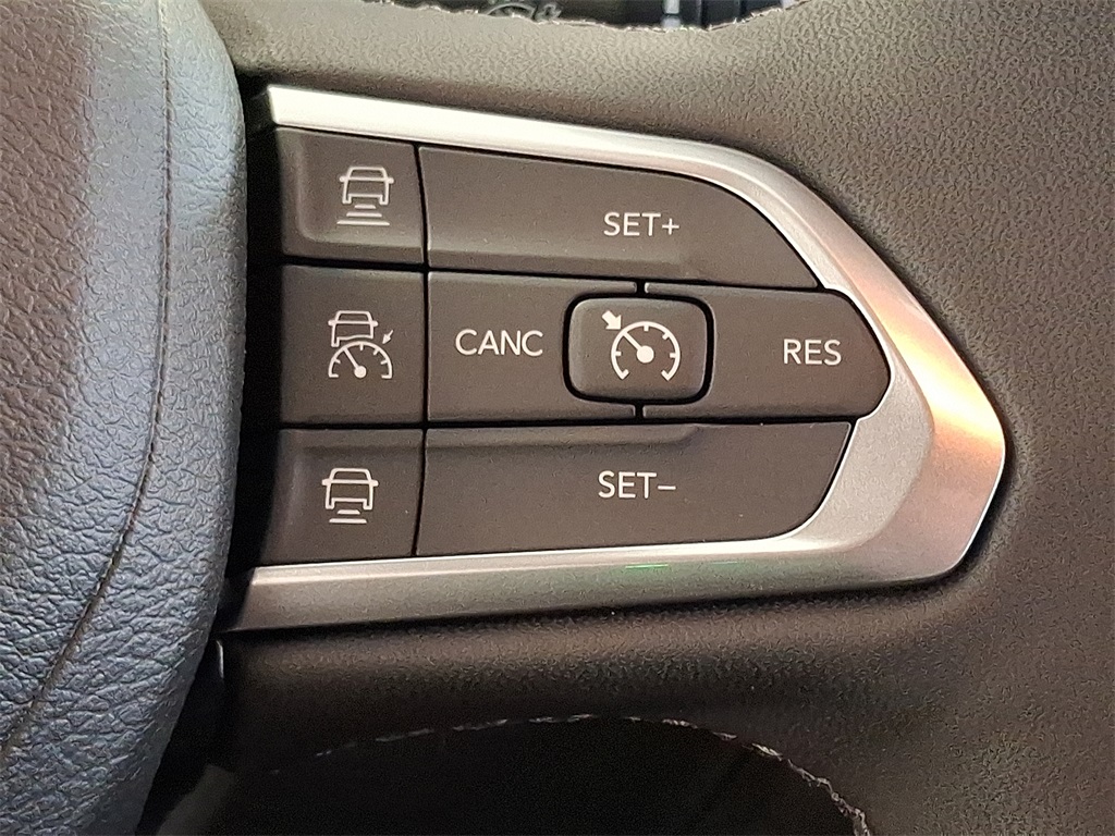 2025 Jeep Compass Limited photo 17