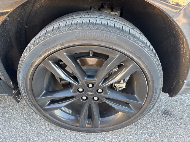 2022 Ford Edge ST photo 4