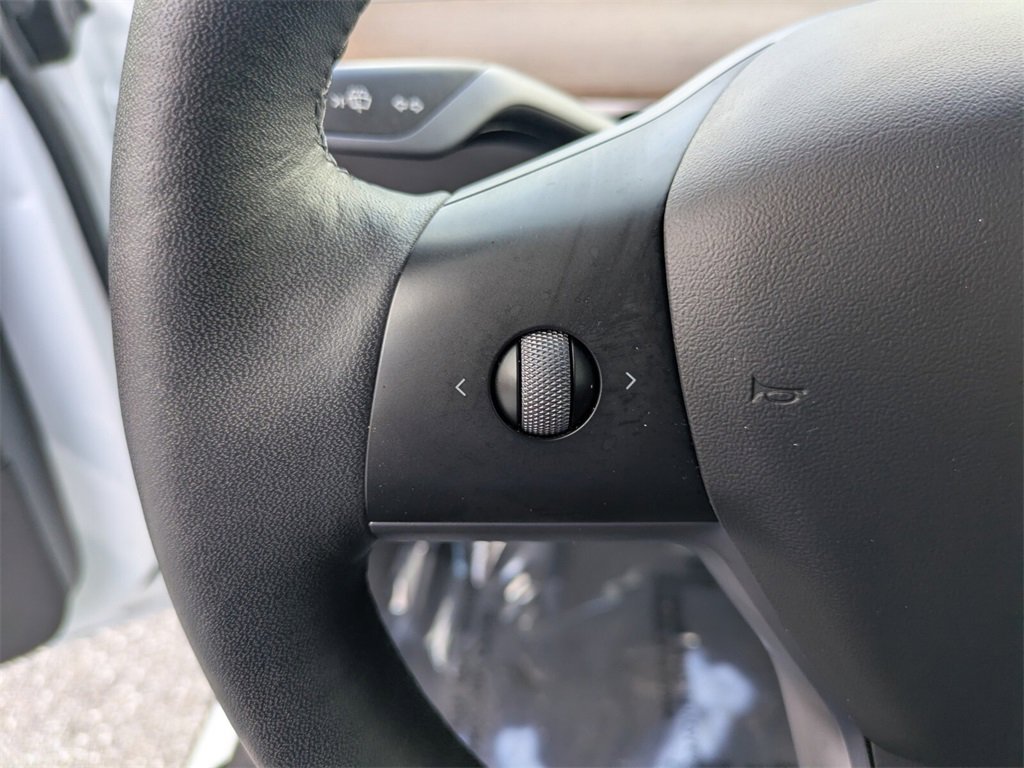 2022 Tesla Model Y Long Range photo 21