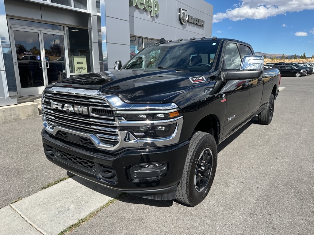 2025 RAM Ram 3500 Pickup Laramie's photo