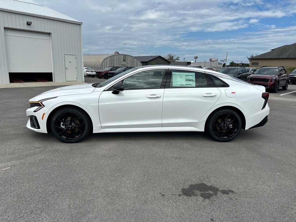 2026 Kia K5 GT-Line photo 3