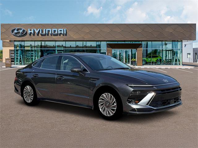 2026 Hyundai Sonata Hybrid SEL photo 3